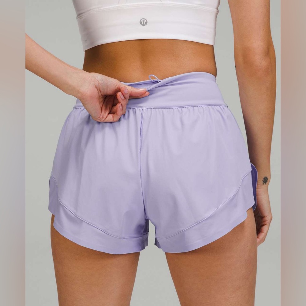 RARE Lululemon Calm Tides Lined Running Short 2.5" in Lilac Smoke - Size 6 - Picture 2 of 8